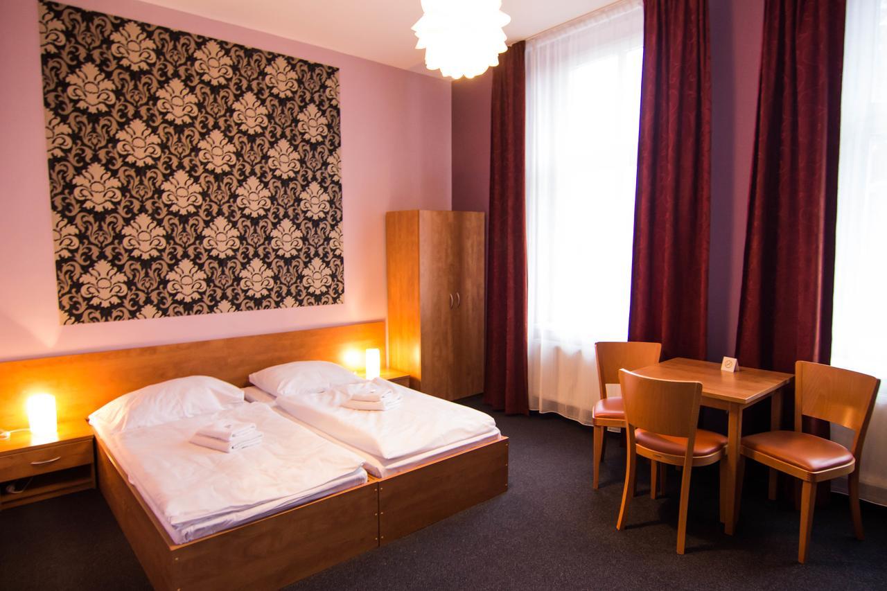 Hotel Hron Náchod Zewnętrze zdjęcie