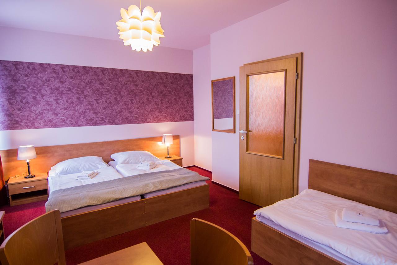 Hotel Hron Náchod Zewnętrze zdjęcie