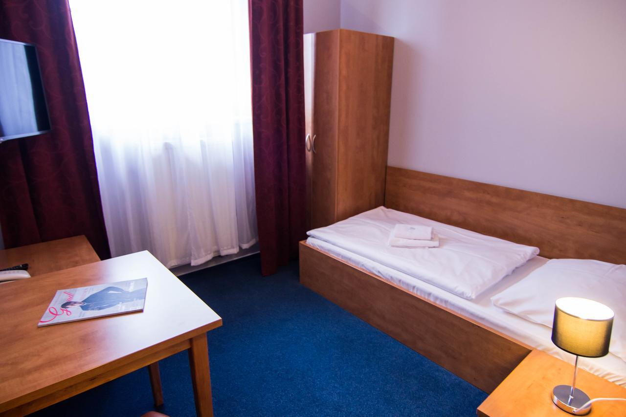 Hotel Hron Náchod Zewnętrze zdjęcie