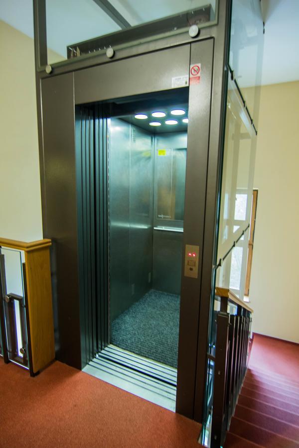 Hotel Hron Náchod Zewnętrze zdjęcie