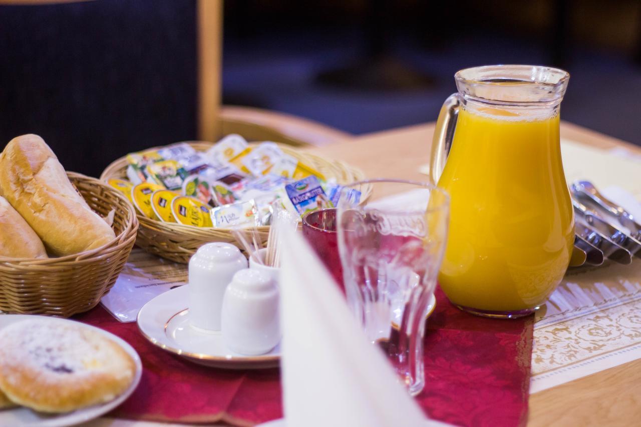 Hotel Hron Náchod Zewnętrze zdjęcie